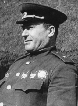 Николай Попель