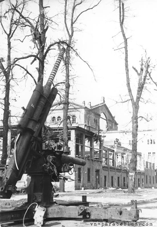 Штурм Берлина Крольопера Krolloper am Platz der Republik Berlin 1945