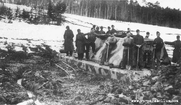 Танк Маус Porsche Type 205/1, застрявший в грязи. 17 марта 1944.