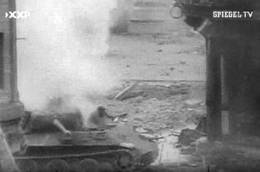 транковый бой немецкого танка с американскими в городе Кёльн, 1945. Пантера против Перинга